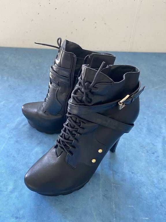Scarpe da donna: Buffalo Stiefeletten gr.39 – Usato da Binz venduto da kat_s2w7 1