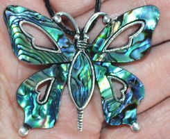 Brosche oder Halskette K-671– Schmetterling Perlmutter-5x5cm