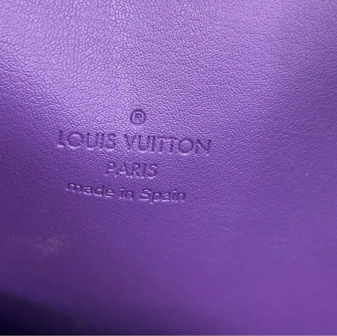Louis Vuitton Taschen: Louis Vuitton Sutton GM cuir empreinte bordeaux – Gebraucht aus Sugiez von Vuitton_for_life 8