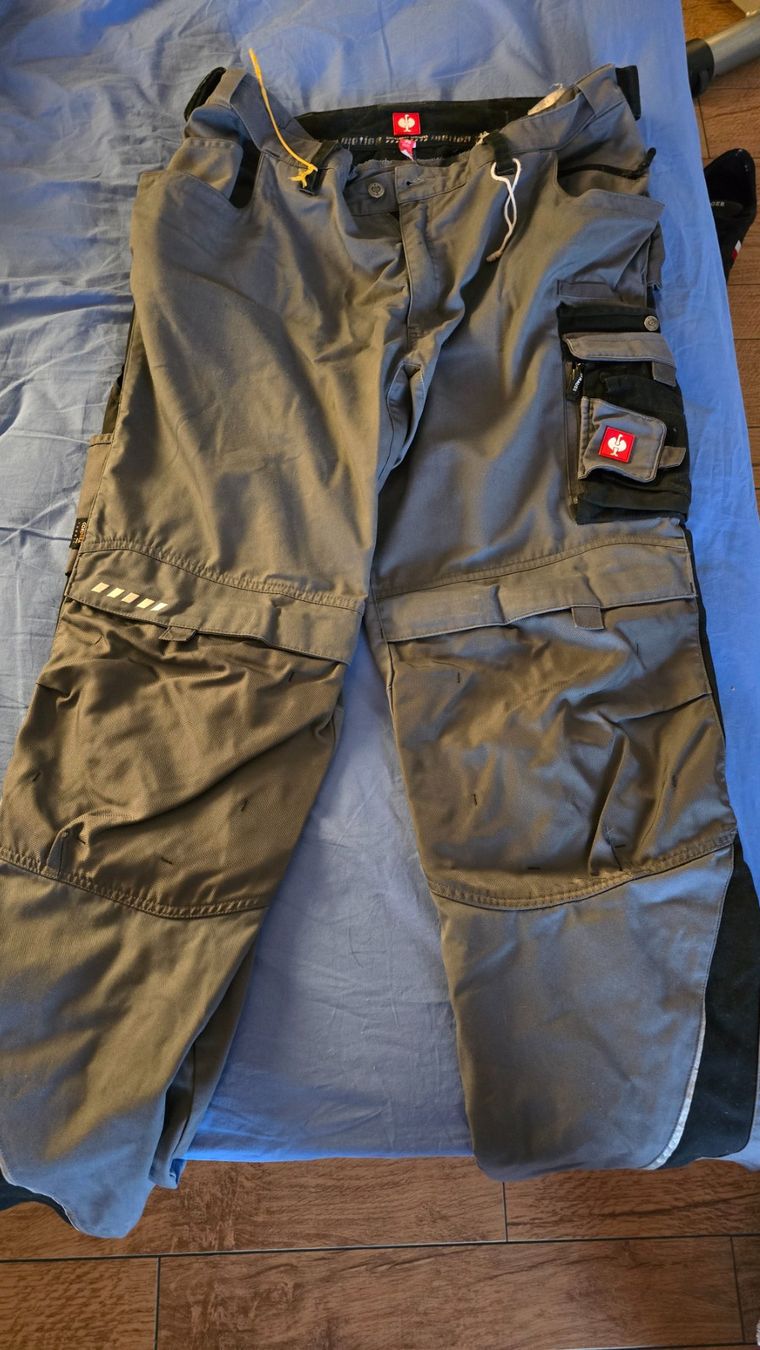 Pantalons: Strauss Pantalon à taille élastique/Bundhose – D'occasion à Rennaz par DYL-HOOKYE