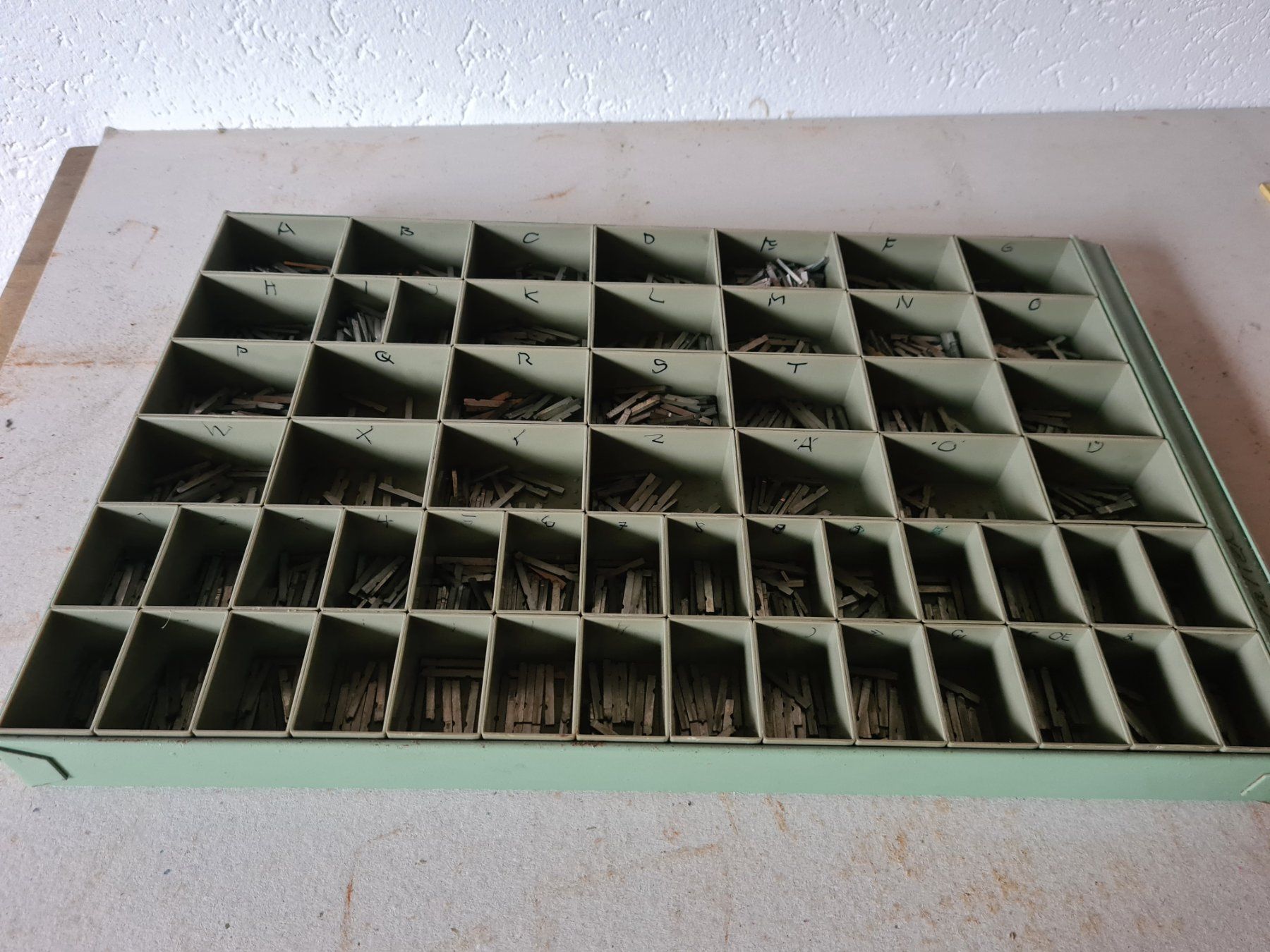 Tutti gli attrezzi: Bleisatz Buchstaben Letterpress Chevalier 4 – Usato da Escholzmatt venduto da FuyuIgloo 2