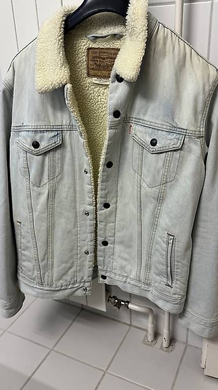 Levi's Giacche: Levi's jeansjacke gefüttert – Nuovo (secondo la descrizione) da Zollikon venduto da rose59