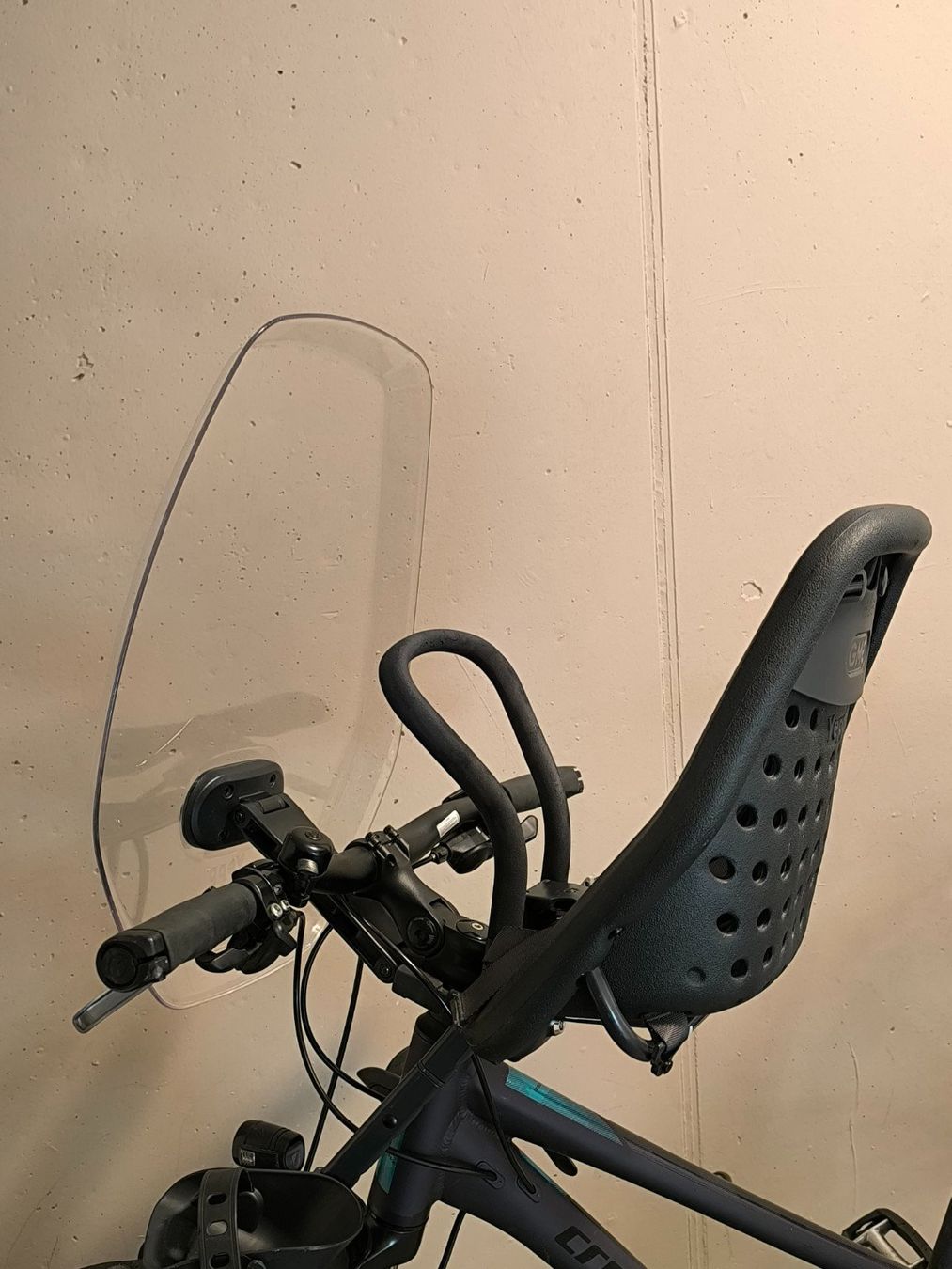 Seggiolini per auto: Thule Yepp Mini Kinder-Velositz vorne inkl. Windschutzscheib – Usato da St.Erhard venduto da felderline 2