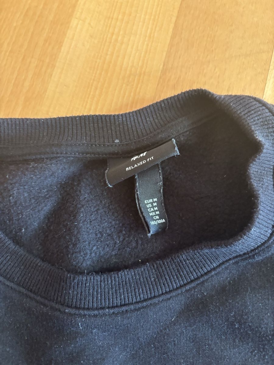 H&M Pulls & Sweat-shirts: Black sweatshirt H&M – D'occasion à Chexbres par doe_xns6 1