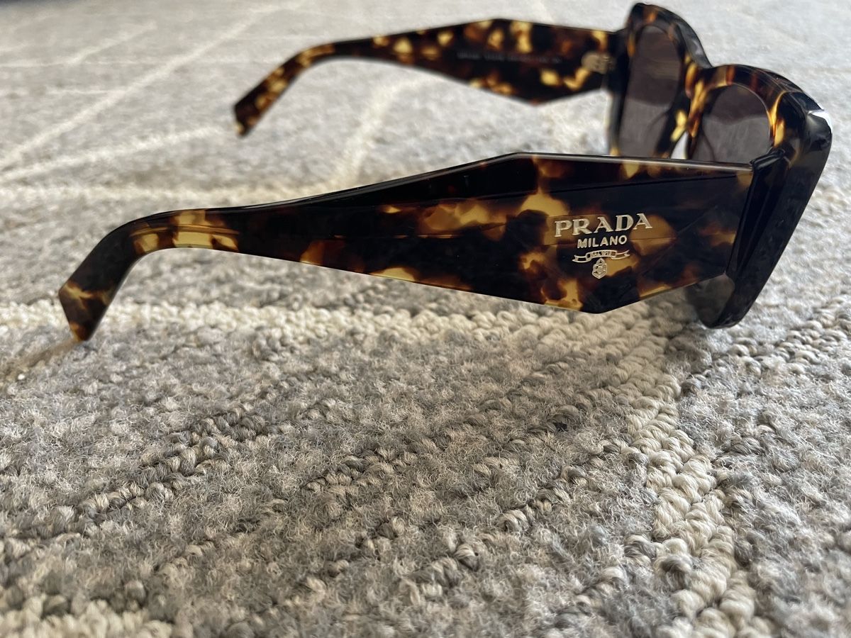 Prada Brillen & Gläser: Prada Sunglasses - New and no accessories  – Gebraucht aus Meilen von val_tsv8 1