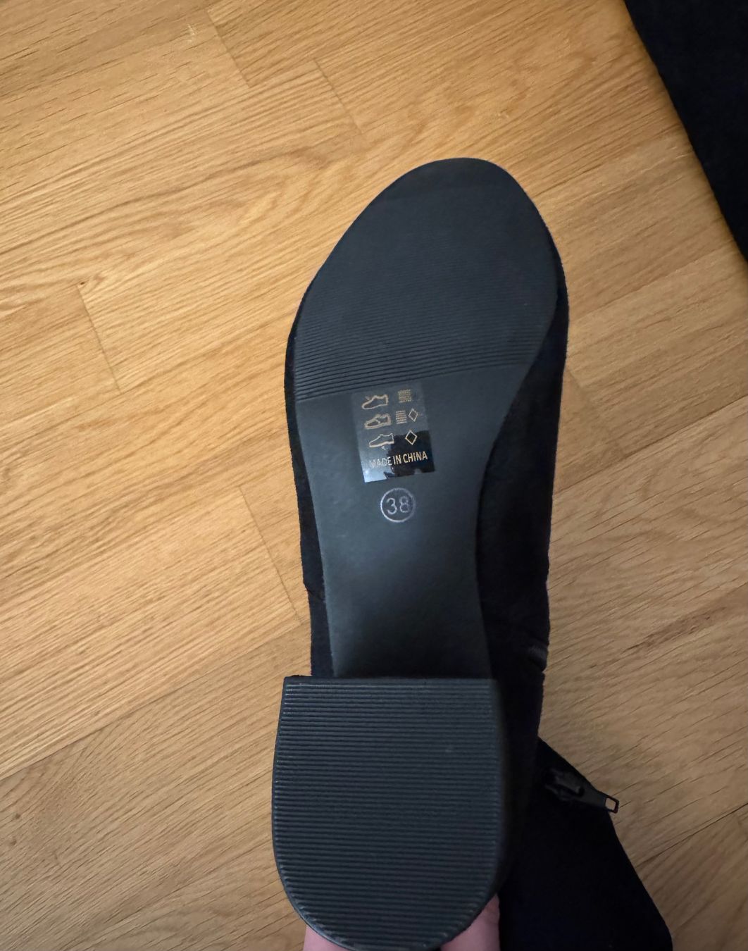 Damenschuhe: Stiefel overknee schwarz – Gebraucht aus Rüfenacht BE von NE_ 1