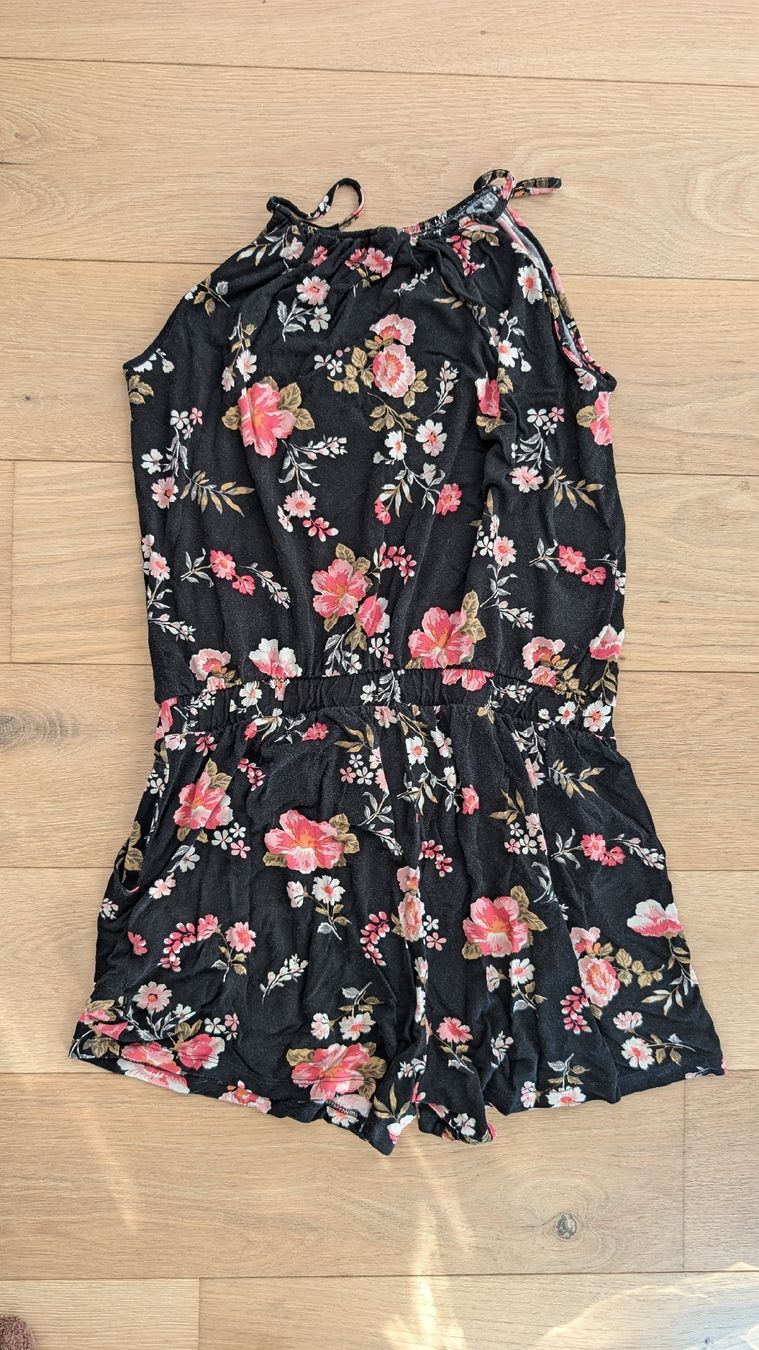 Lascana Jumpsuits: Jumpsuit kurz mit Blumenmuster – D'occasion à Landquart par raa_g5ms