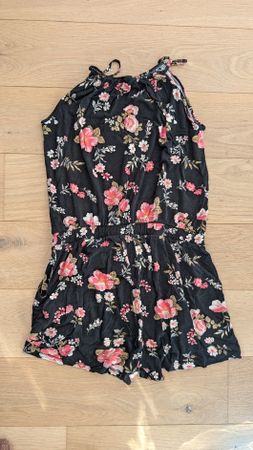 Jumpsuit kurz mit Blumenmuster