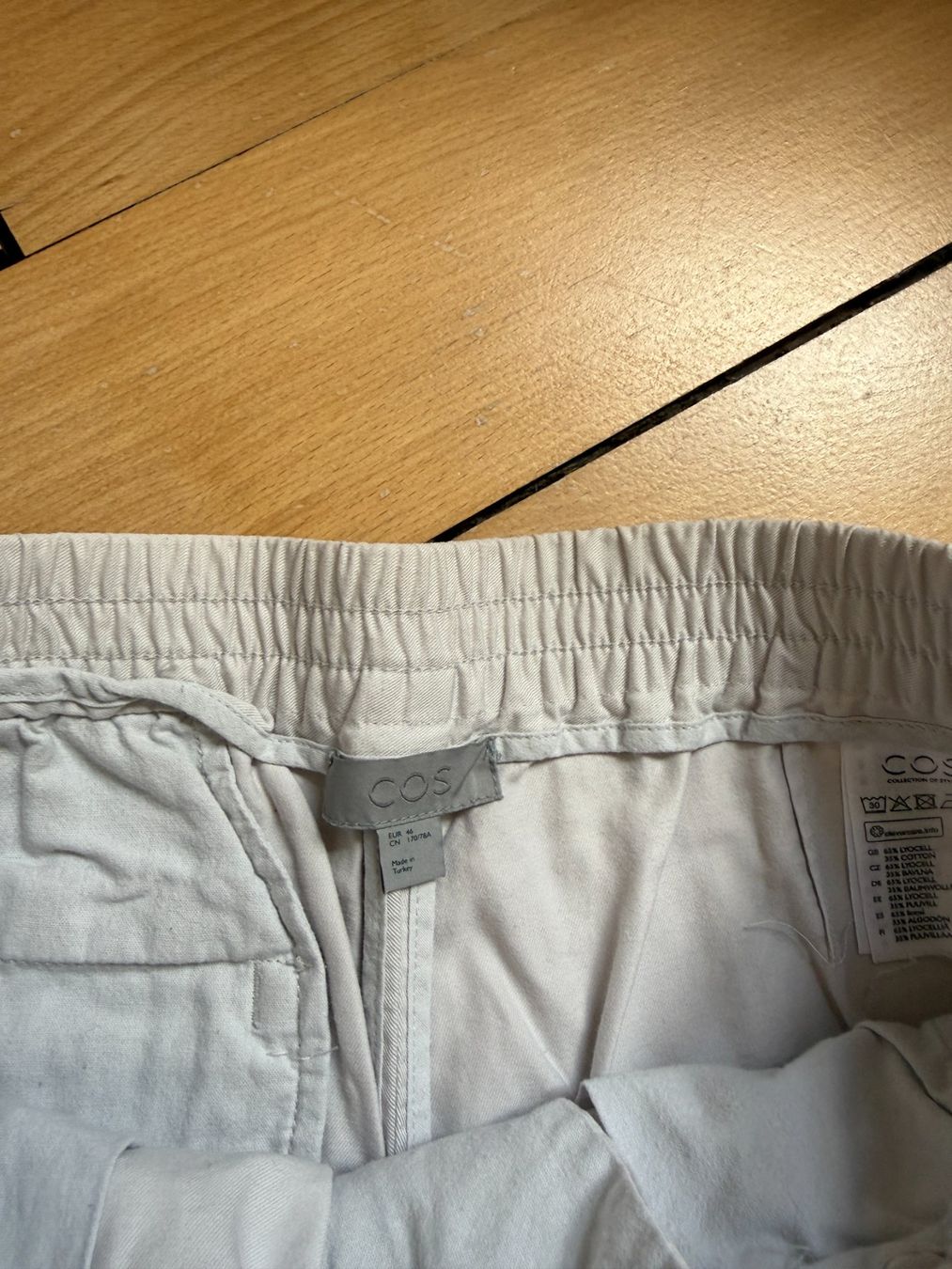 Cos Pantalons: COS - Hose weiss-grau locker 46 – D'occasion à Zürich par Diazaio 2