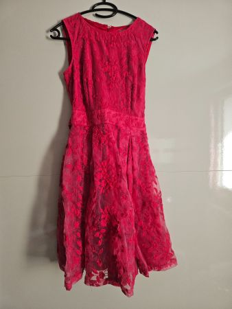 Wunderschönes, Swingkleid von Mint&Berry, Grösse S