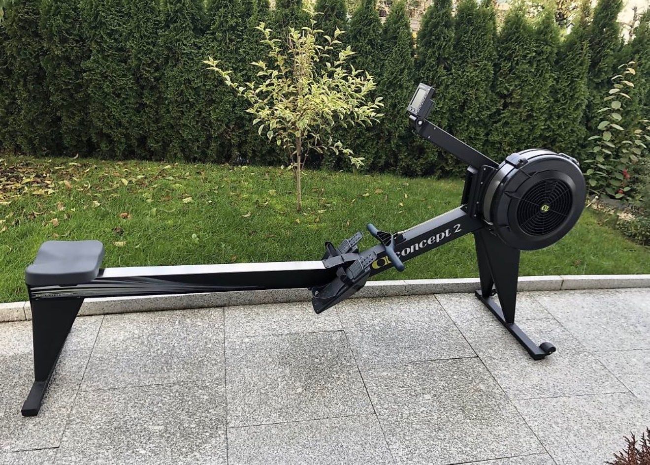 Concept 2 Hometrainer: Rudergerät Concept Indoor Rower Modell E mit PM5 – Nuovo (secondo la descrizione) da Birr venduto da ping9 1