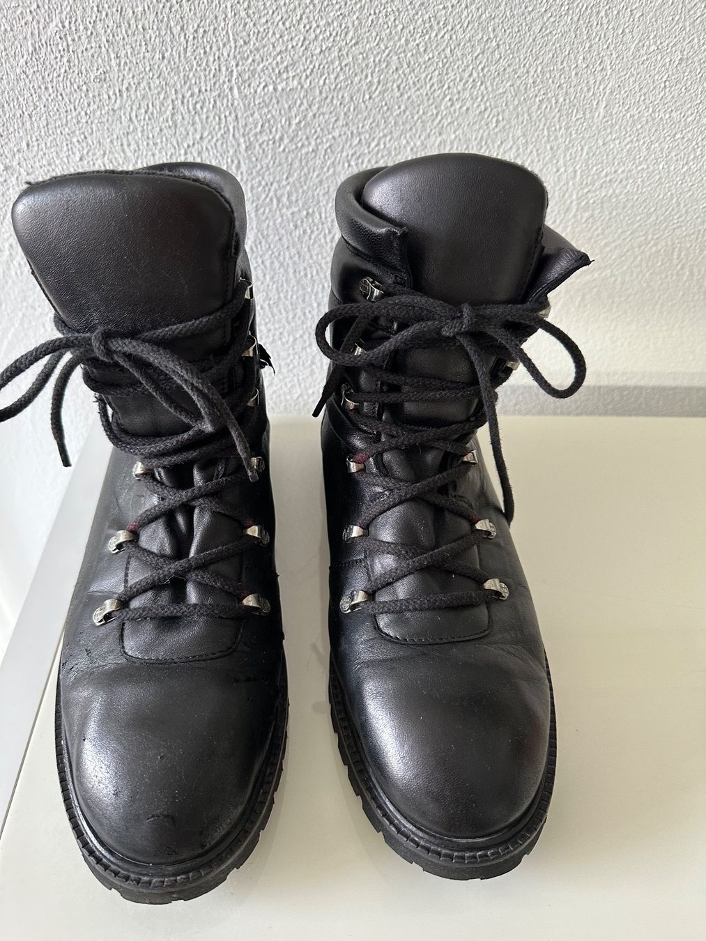 Massimo Dutti Scarpe da donna: Schwarze Winterschuhe Massimo Dutti 39 – Usato da Uster venduto da Monika_OB