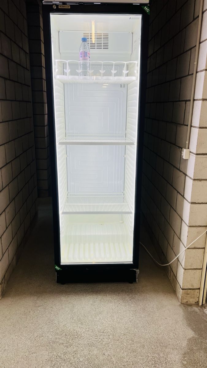Kühlschrank: Getränkekühlschrank – Gebraucht aus Spreitenbach von Kolg 2