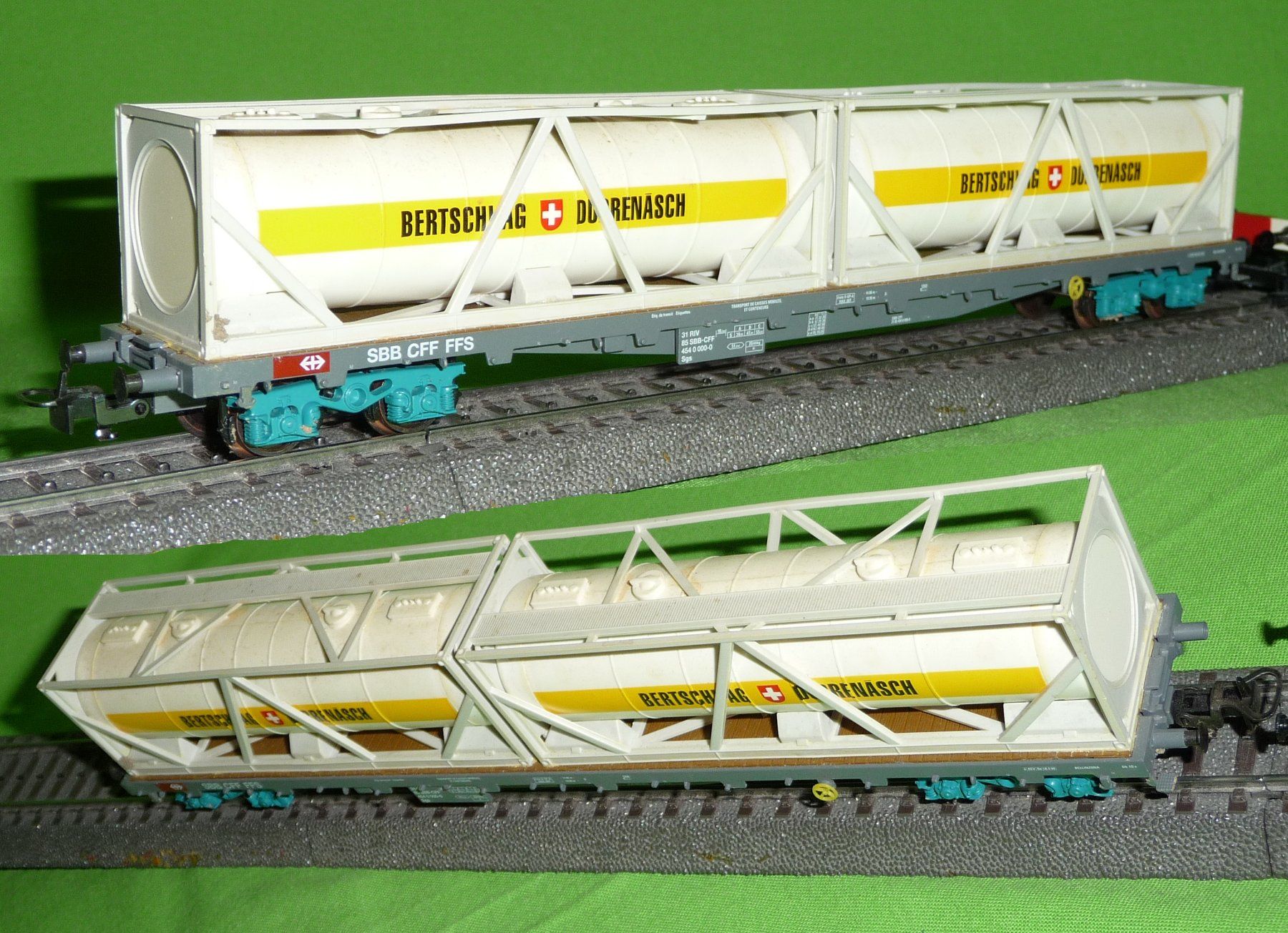 Hag Modelleisenbahnen: SBB Typ Sgss 000-0 v. HAG +Bulkcontainer Bertschi Dürrenäsch – Gebraucht aus Winterthur von Ricardo211 1