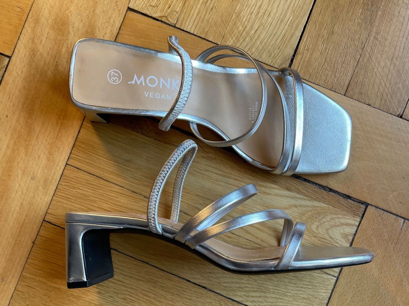 Monki Scarpe da donna: Silberne Sandaletten Gr. 37 – Usato da Zürich venduto da lil_kf8n 2