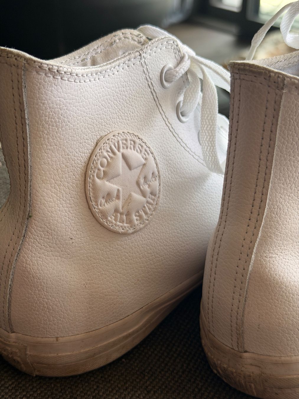 Converse Scarpe da uomo: Converse Schuhe weiss Leder Grösse 44 – Usato da Küsnacht ZH venduto da Icon21 2