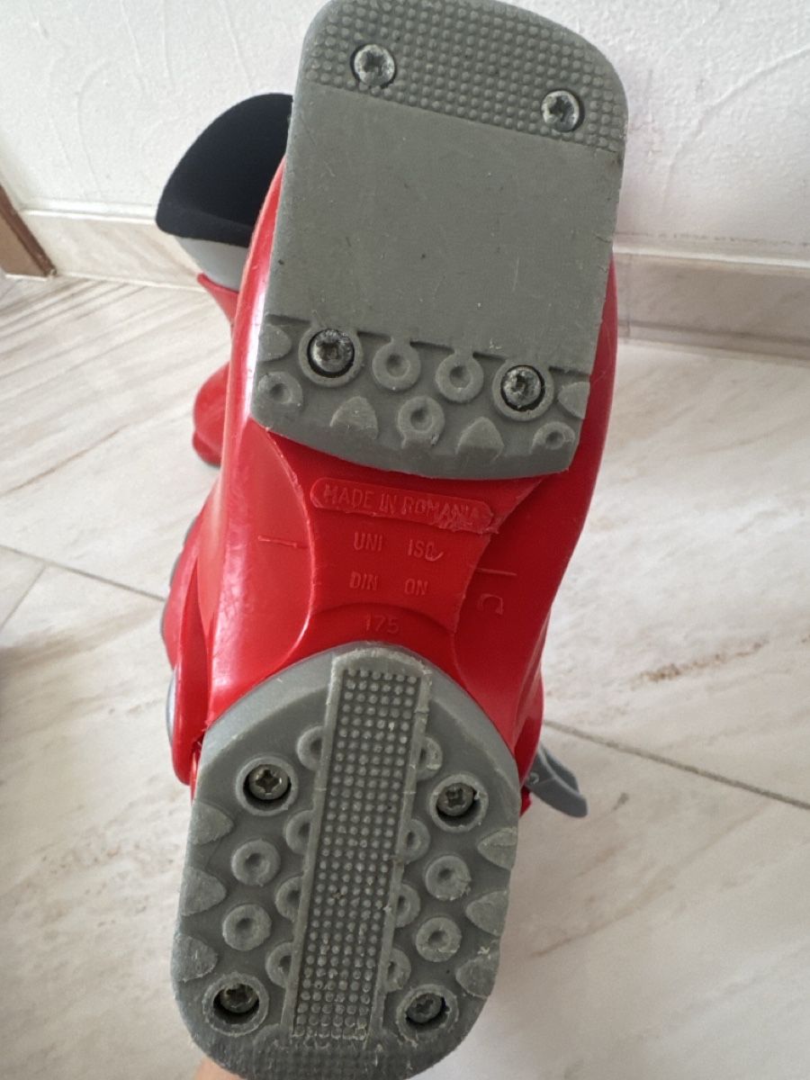 Rossignol Skis: Rossignol Kinder Skischuhe – D'occasion à St.Gallen par tij_hm7n 1