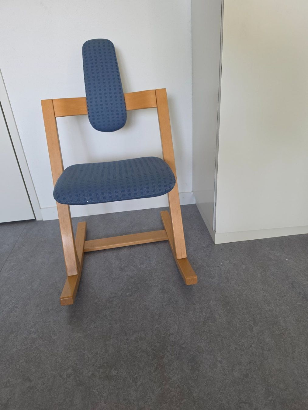Stokke Sedie: Stokke Schaukelstuhl blau – Usato da Steffisburg venduto da rop_5zpp