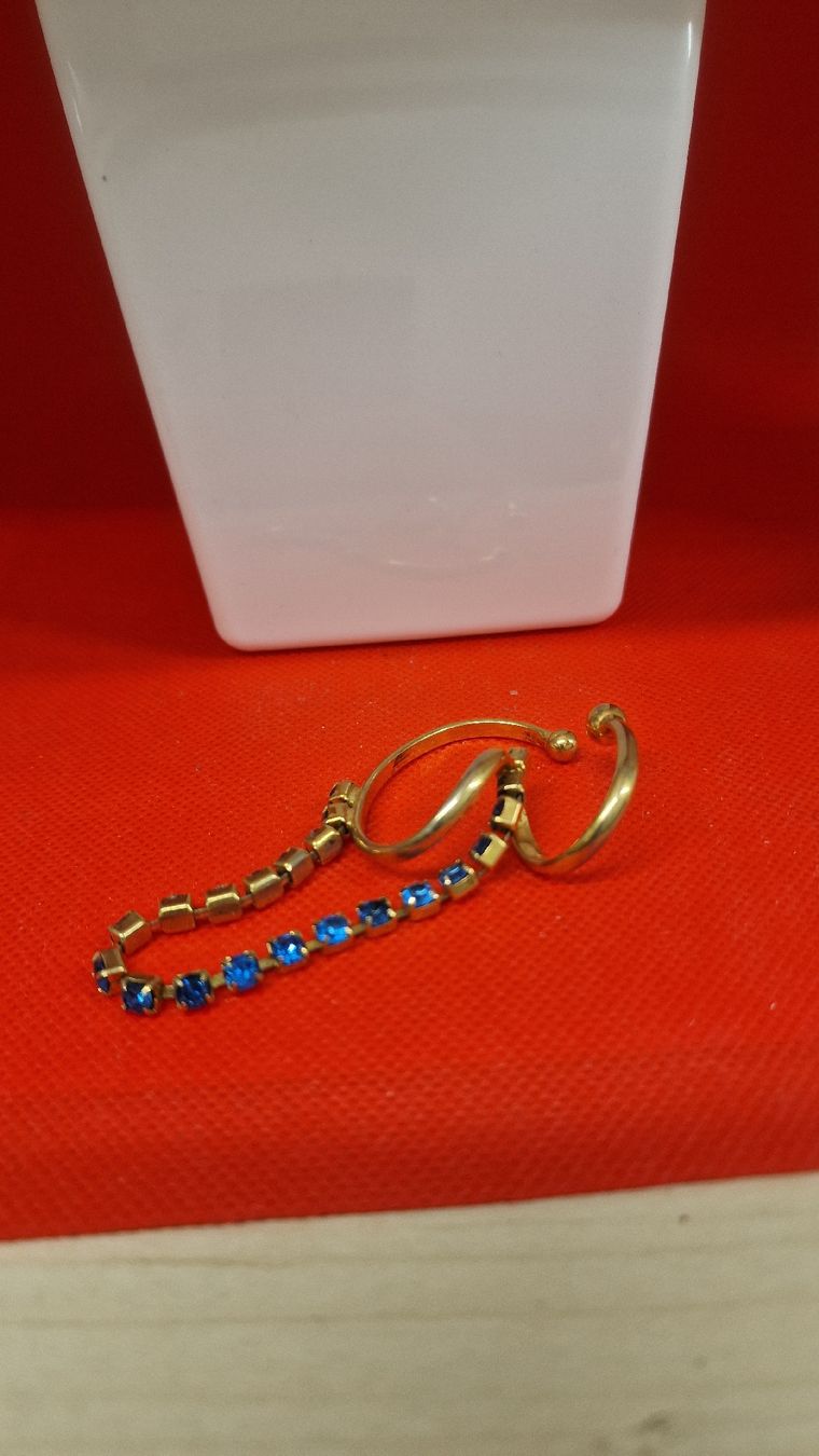 Spille & Fermagli: Broche mit blauen Strasssteinen – Usato da Herisau venduto da Antiques.AR