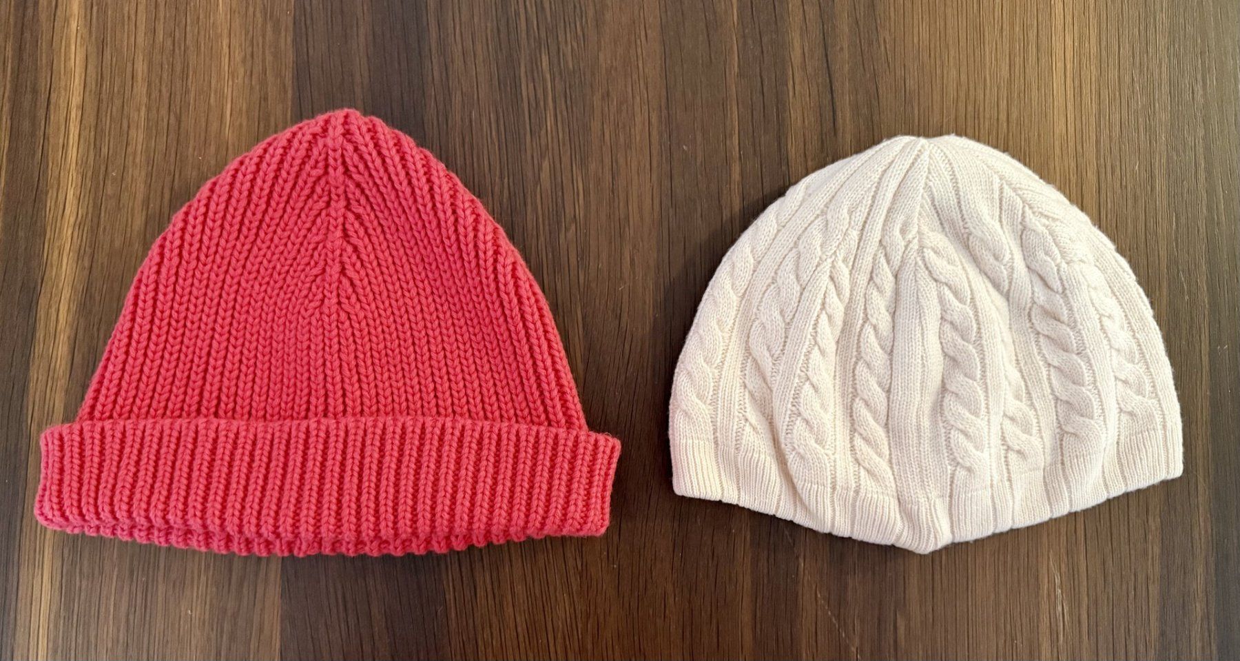 Petit Bateau Sonstige Jungenkleidung: 2 Kindermützen pink und weiss – Gebraucht aus Luzern von isa_27cg 1