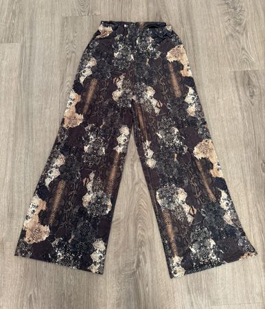 Zara Stoffhose Hose Sommer Schlangen-Print Gr. M