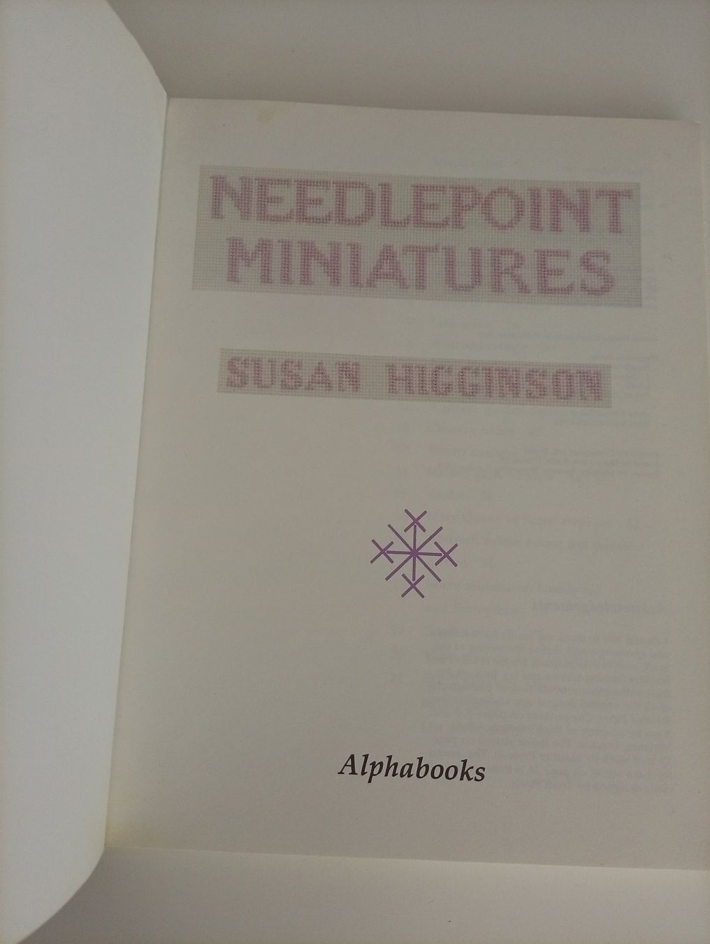 Libri: Needlepoint Miniatures, Susan Higginson – Usato da Locarno venduto da edn.vintage 1