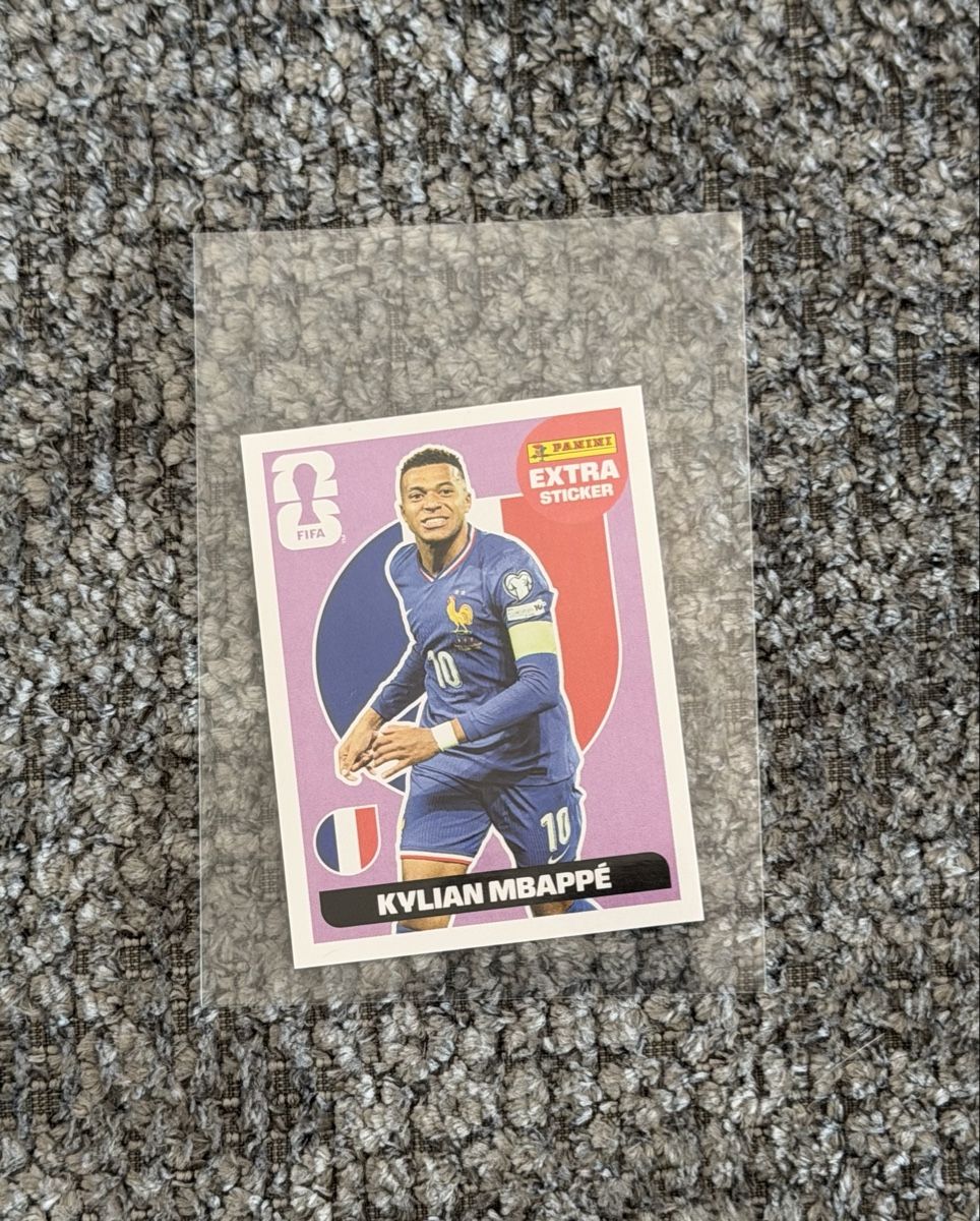 Panini Carte collezionabili: Extra stickers - Mbappé violet  – Usato da Bouveret venduto da jad_yp2v