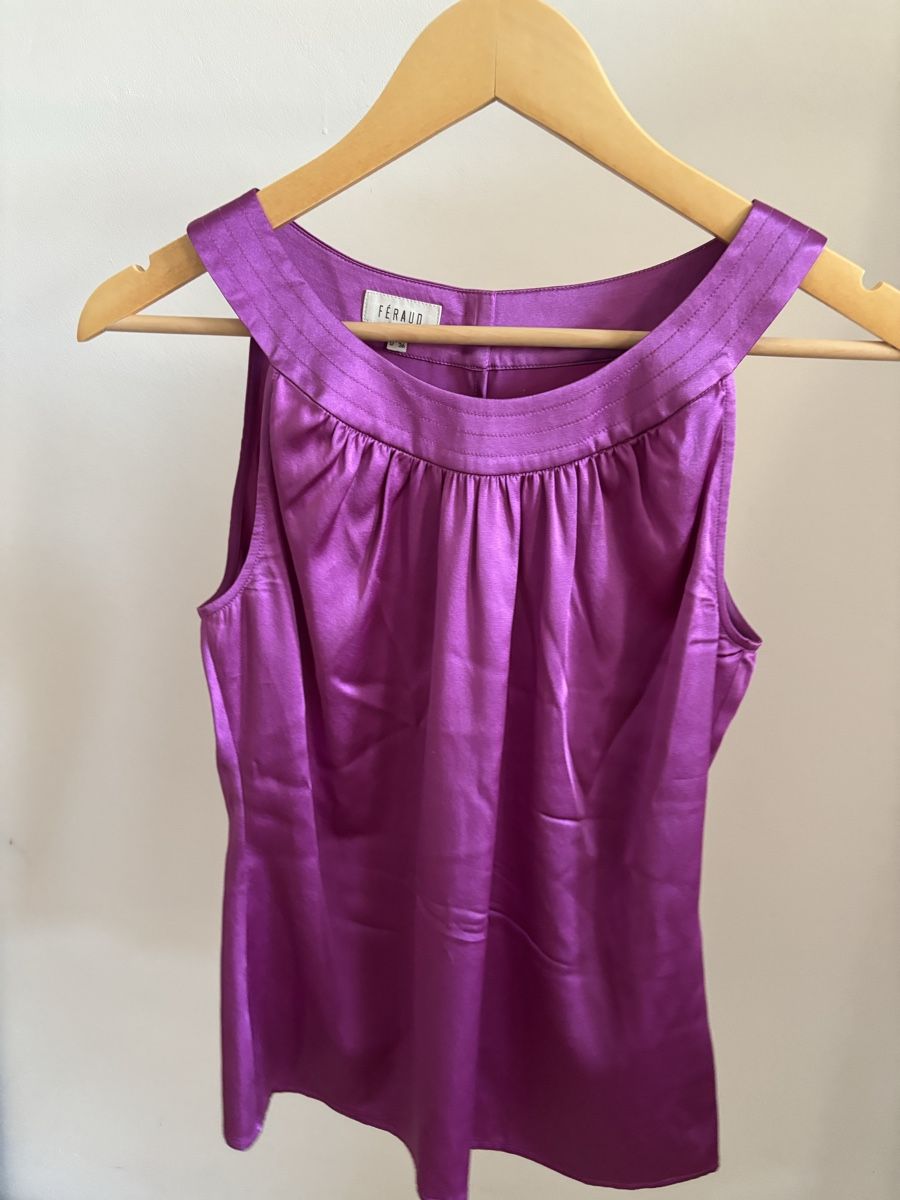 Top: Silk top – Nuovo (secondo la descrizione) da Alpnachstad venduto da mar_6ckd