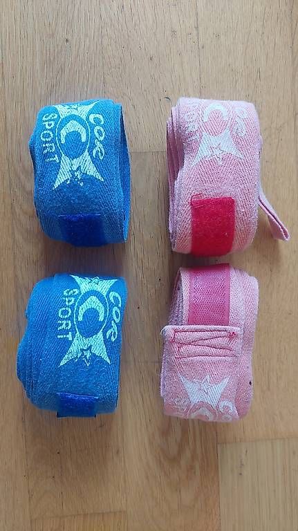 Guanti & manicotti: Set boxe Leone guantoni + parastinchi nero/bianco rosso – Usato da Sonvico venduto da annickcat 3