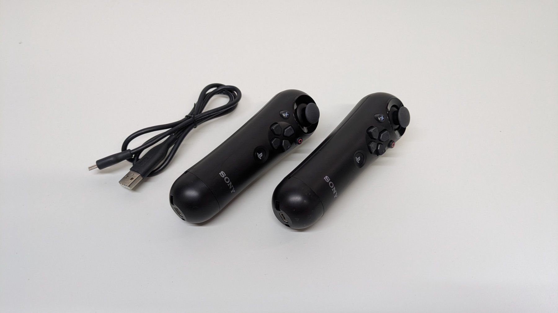 Sony Manettes: 2 PS3 Move Navigation Controller – D'occasion à Menziken par mame18