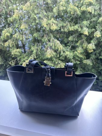 Sac à main Caroll noir – Grand modèle élégant Très bon état 