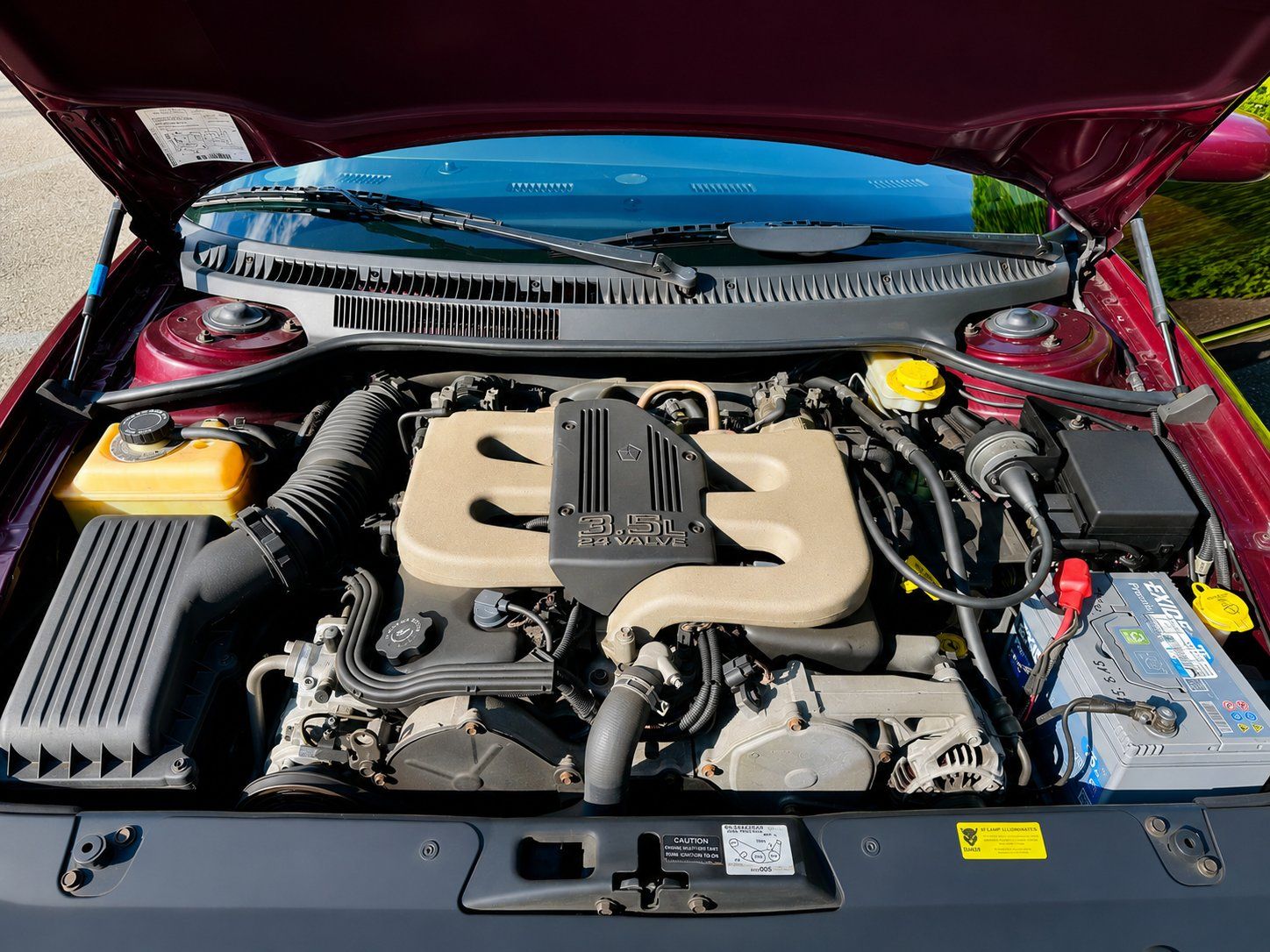 Chrysler Automobili: Chrysler New Yorker 1995 3.5 V6 – Usato da Grenchen venduto da RoGoAG 7