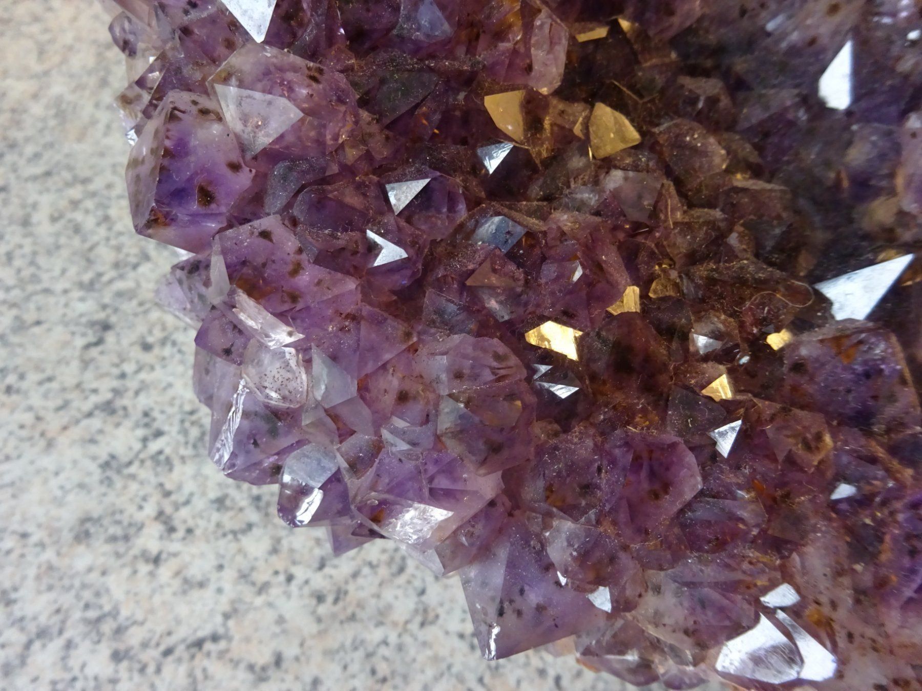Pietre preziose: Grosse Amethyst Stufe mit Kugelmulde – Usato da Esslingen venduto da eintagammeer 4