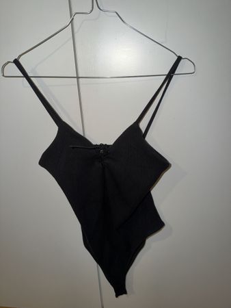 Body Bershka schwarz mit Schnürung