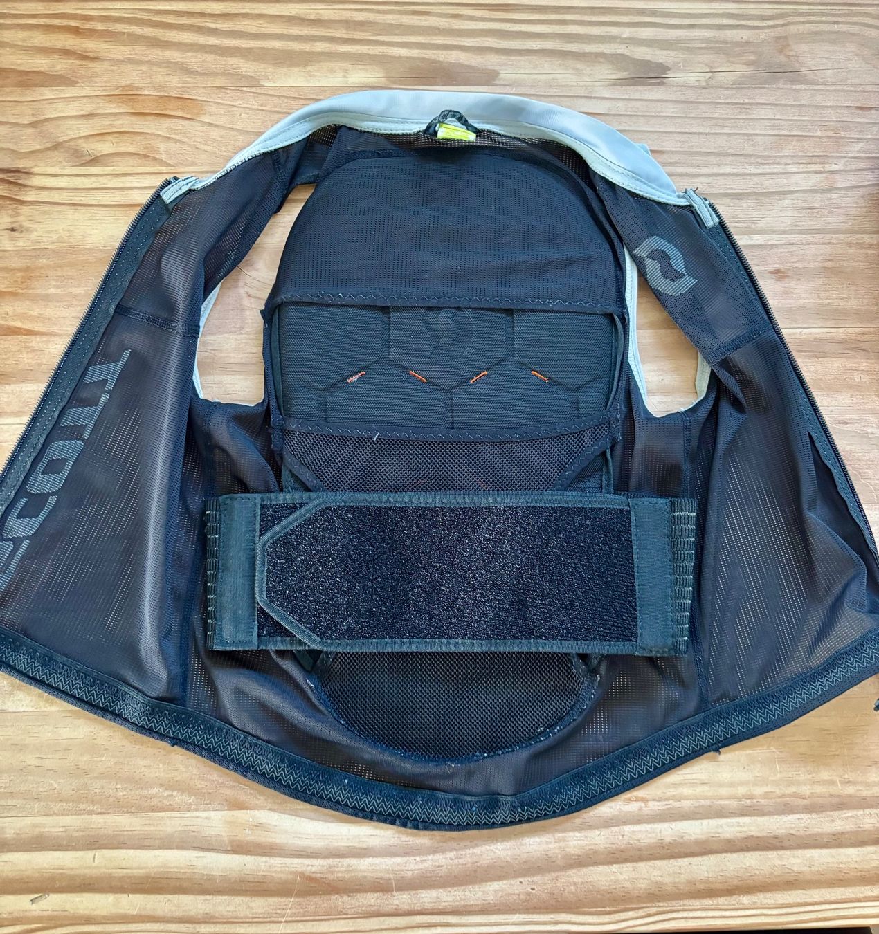 Protections: Scott Rückenprotektor Actifit Plus Junior XS – D'occasion à Chur par pomarenzli4 2