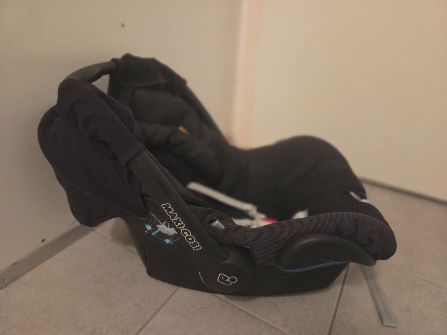 Maxi-Cosi Auto-Kindersitze: Kindersitz Maxi-Cosi – Gebraucht aus Hochdorf von Maxii