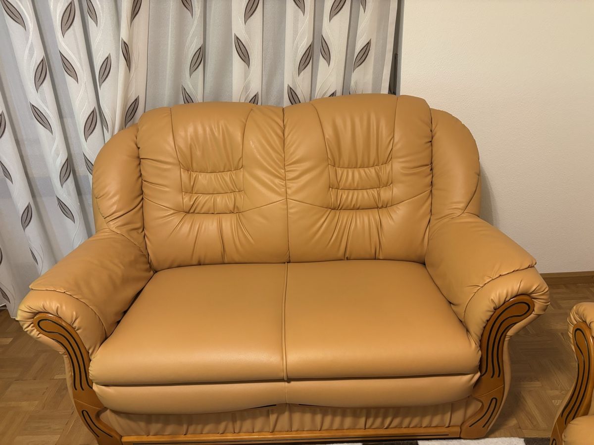 Sofas: GRATIS – Gebraucht aus Basel von pre_675x 2