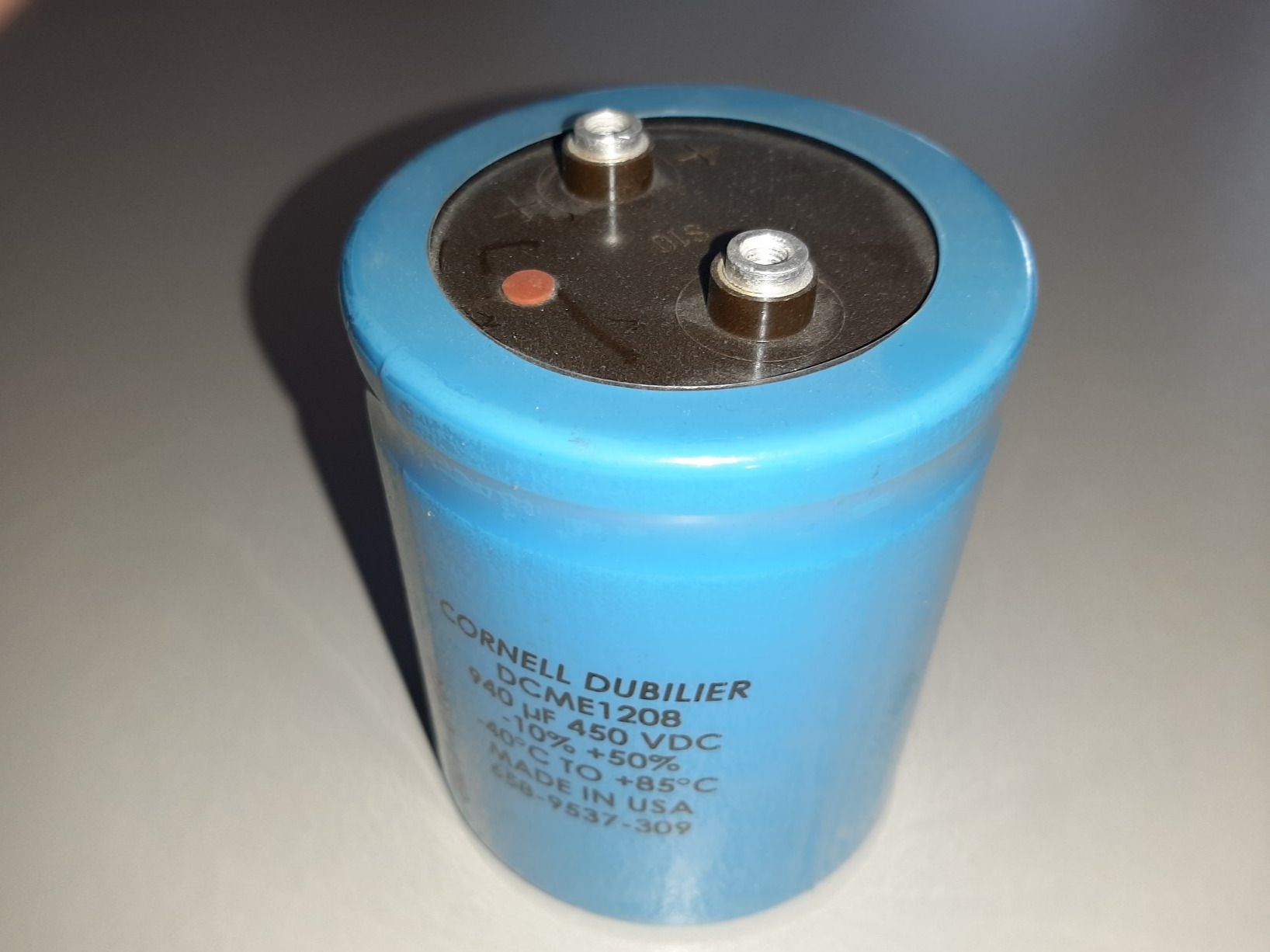 Componenti elettronici: Kondensator 450VDC, 940µF – Usato da Effretikon venduto da Misterdyn 1