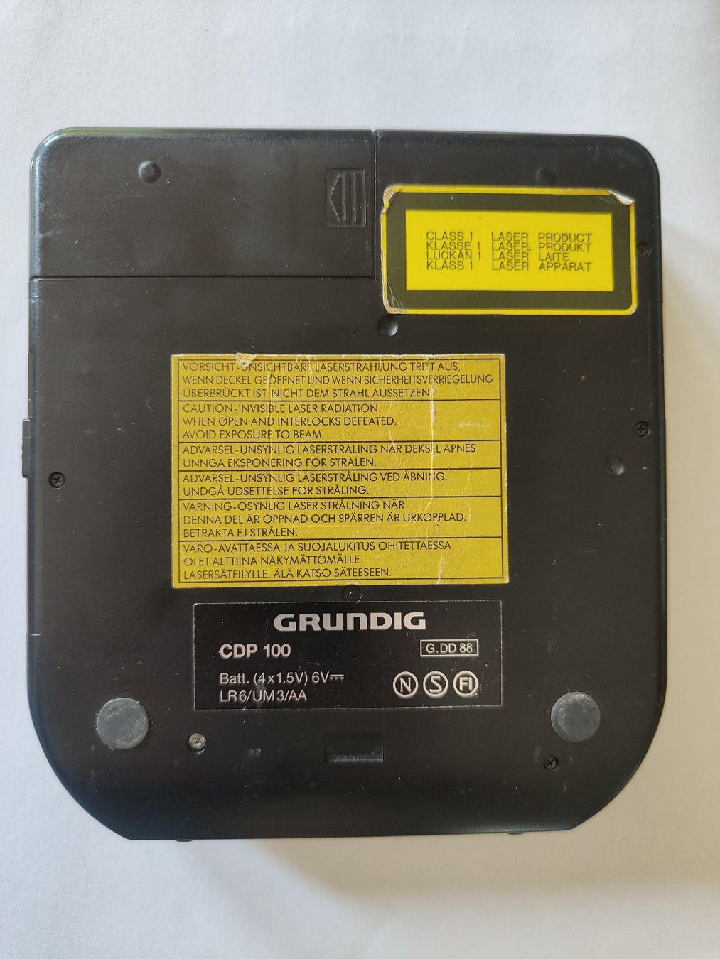 Grundig Tragbarer Mediaplayer: Grundig CD player CDP 100 – Defekt aus Gland von Pi-Oh 3