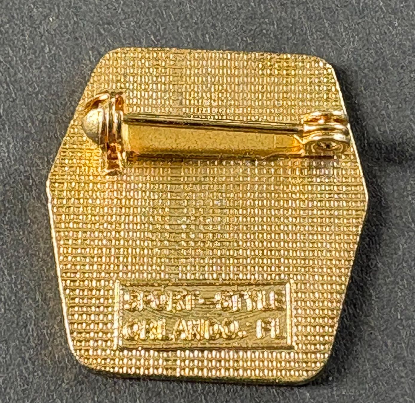 Placchette & Badge: ANSTECKNADEL OLYMPIA  88 SCHIESSEN – Usato da Ostermundigen venduto da wini63 1