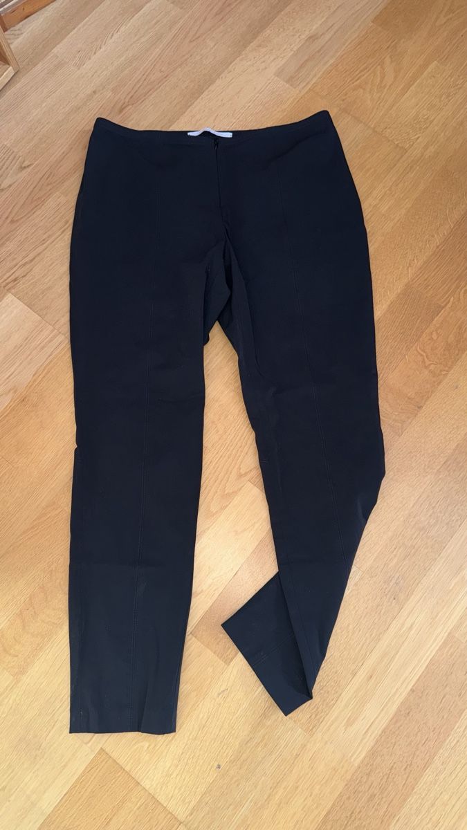 Pantaloni: Schwarze klassische Hose, 42 – Usato da Gümligen venduto da morticiaaddams