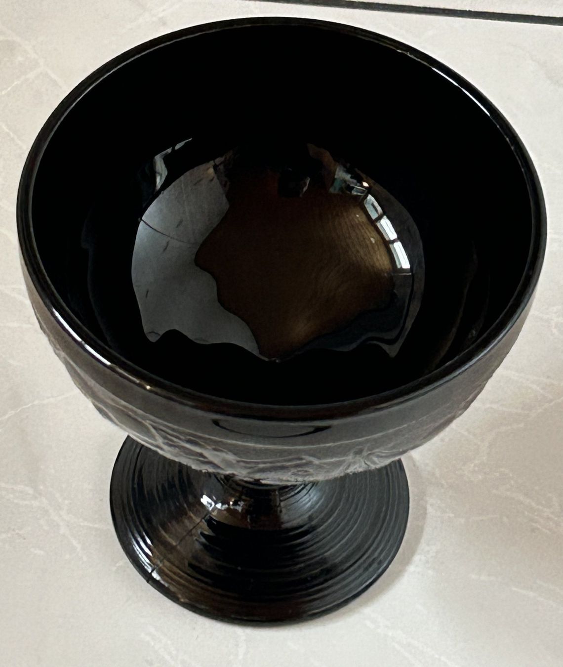 Coupes: Schwarze Schale mit Standfuss Vintage – D'occasion à Neukirch-Egnach par Phion 1