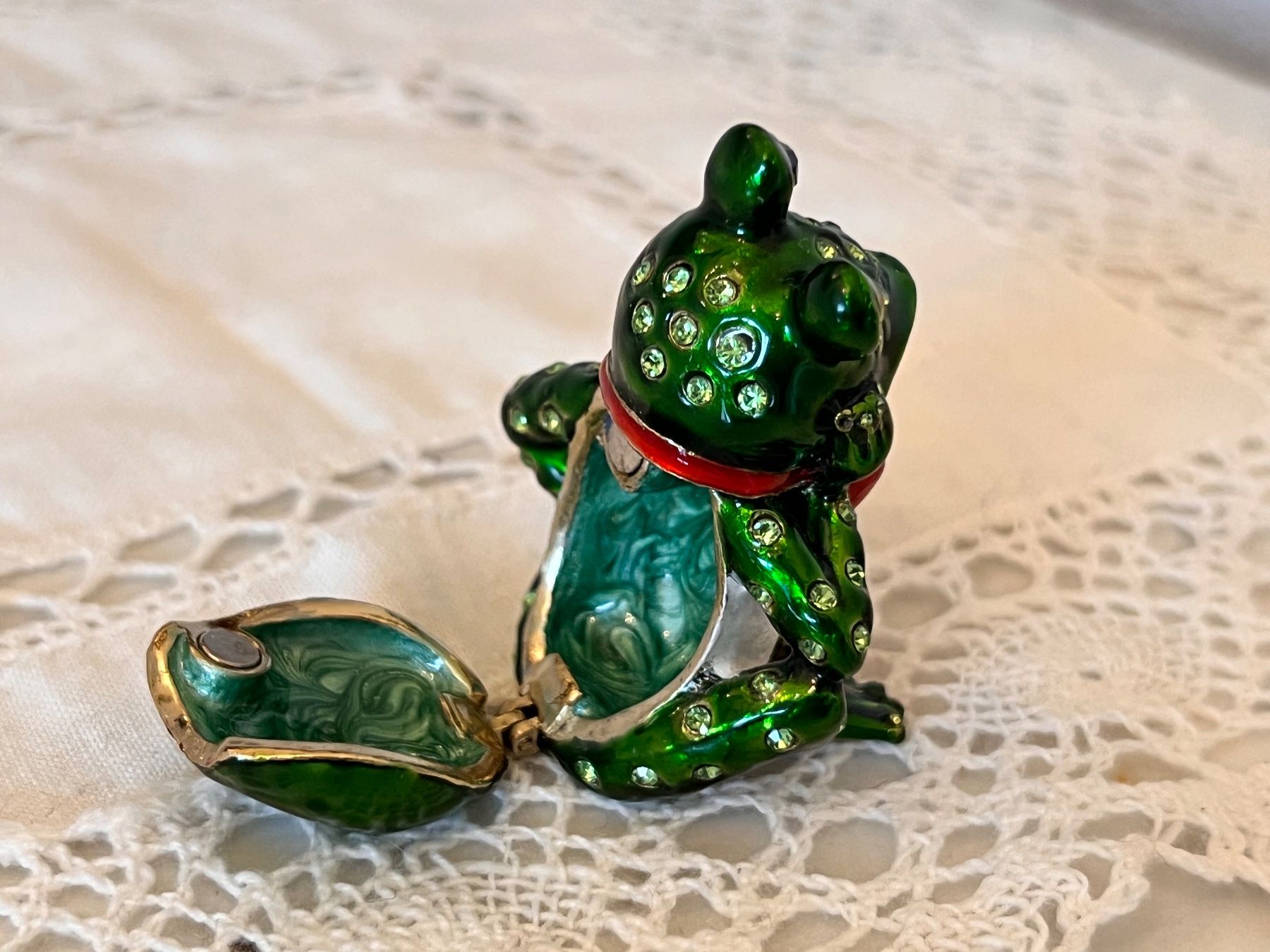Altro in Decorazioni & Accessori: Frosch Dose Messing emailliert m. Svarovski Steinchen witzig – Nuovo (secondo la descrizione) da Bern venduto da FANTASTICTREASURES 6