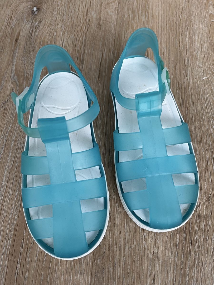 Scarpe per ragazzi: Badeschuhe Gr. 25/26 – Usato da Sulz AG venduto da Zissi31324