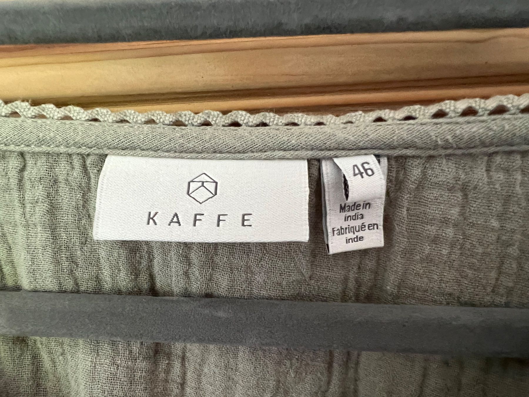 Kleiderpakete: Damen 2-teiler Set / Bluse mit Stoffhose – Gebraucht aus Birmensdorf ZH von Zielasco 5