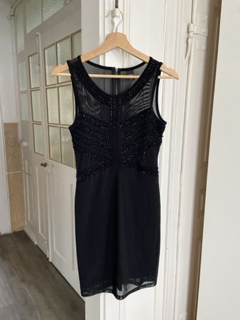 Schickes, schwarzes Kleid lmit Pailletten - Grösse M