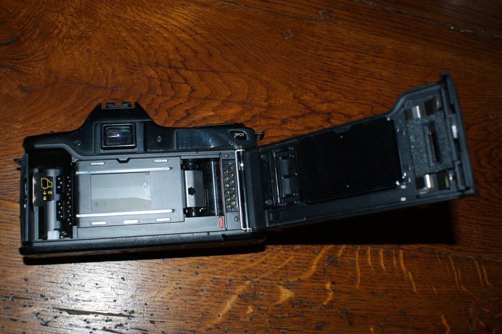 Minolta Fotocamera: Minolta DYNAX 7000i Gehäuse – Usato da Eggenwil venduto da Baerli2 2