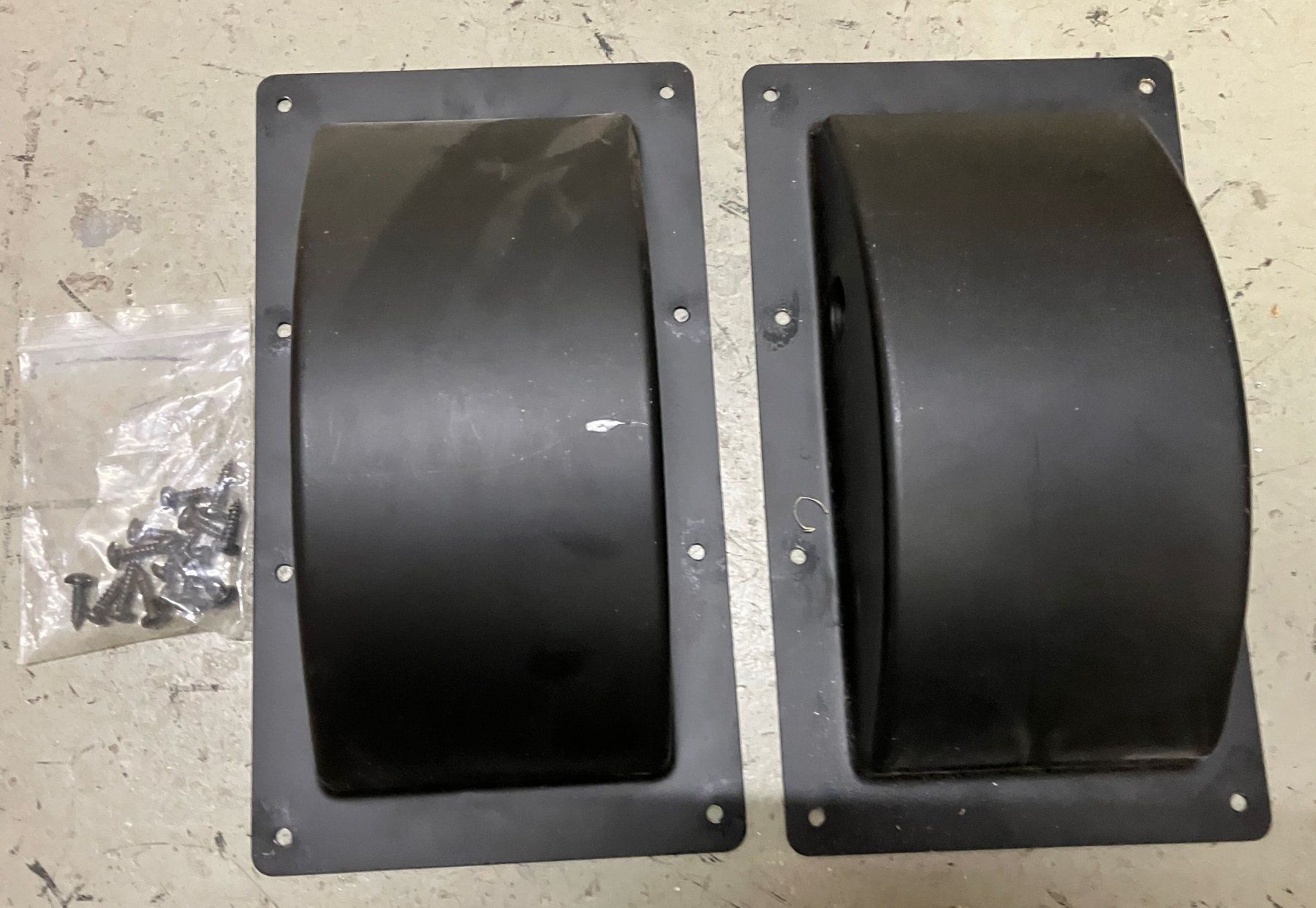 Ferramenta: Boxen Griffe Metall inkl schrauben. – Usato da Zürich venduto da MamuTech 1