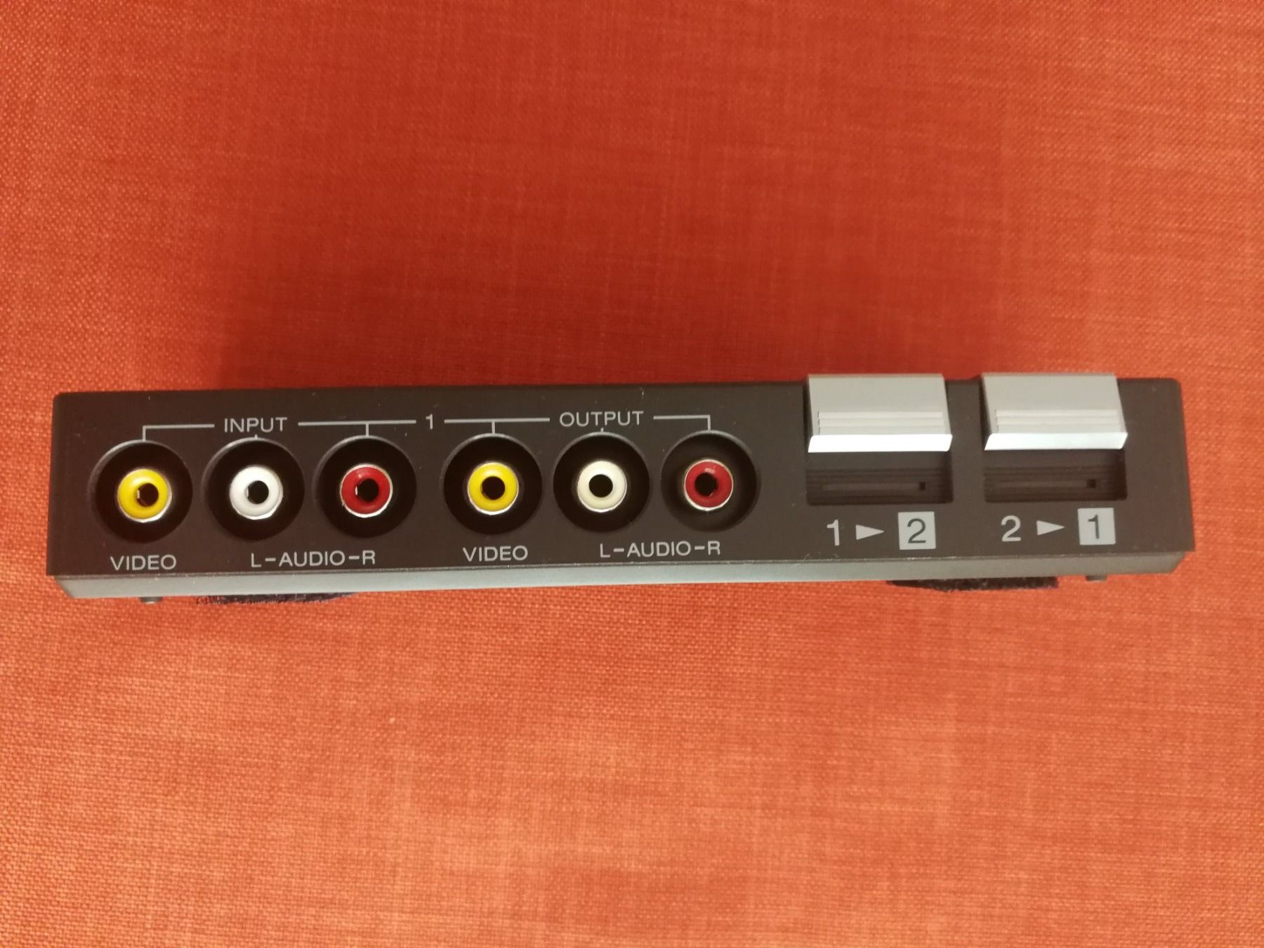Interruttori: SONY Video Umschalter – Usato da Zürich venduto da SciTec 1