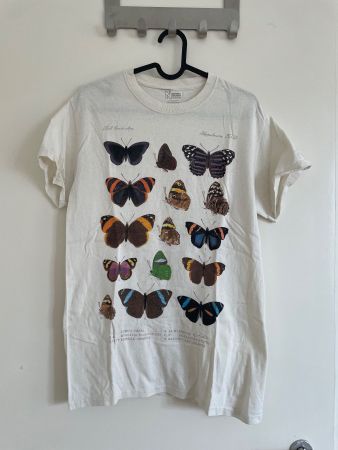 T-shirt mit Schmetterlingen